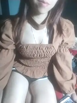 tieutam122 online show from February 2, 2026, 11:58 pm