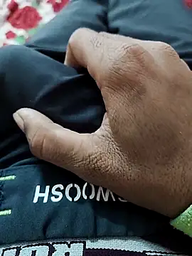 Snapshot of bigdick2299 chatting on December 14, 2025, 9:25 am bigdick2299 online show from December 14, 2025, 9:25 am