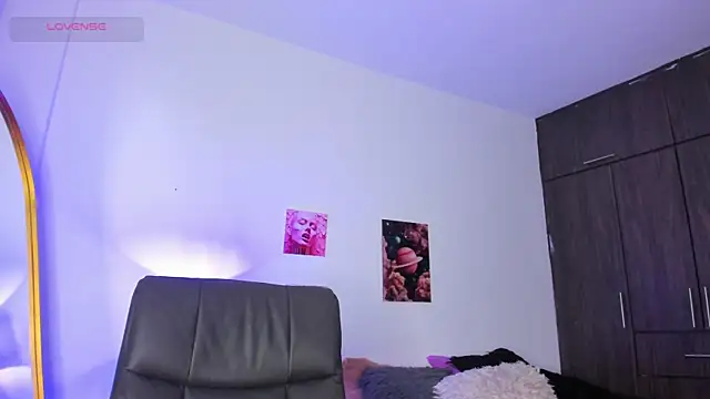 camila hott69  online show from March 26, 2026, 3:01 am