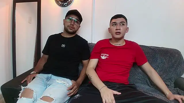 Snapshot of party__mens chatting on November 25, 2025, 3:01 pm party mens online show from November 25, 2025, 3:01 pm