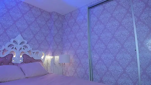 sarah sluty online show from April 21, 2026, 2:26 am