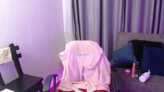 TiinaJonus  online show from April 9, 2026, 6:19 am