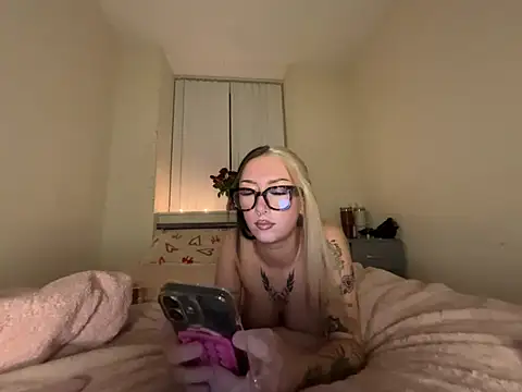 lace xxx online show from February 18, 2026, 8:05 pm