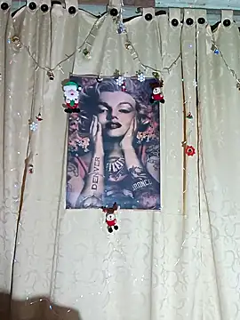 Roslin-nix2 online show from December 4, 2025, 7:55 pm