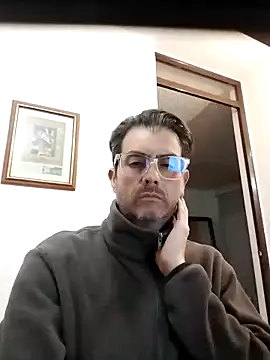 Fuegosutil online show from November 27, 2025, 11:29 pm