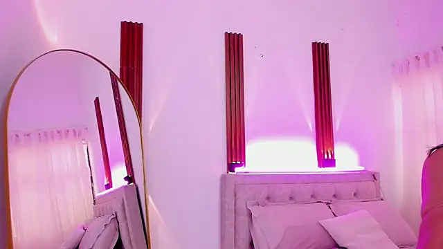 DakottaBluu online show from December 4, 2025, 7:44 pm