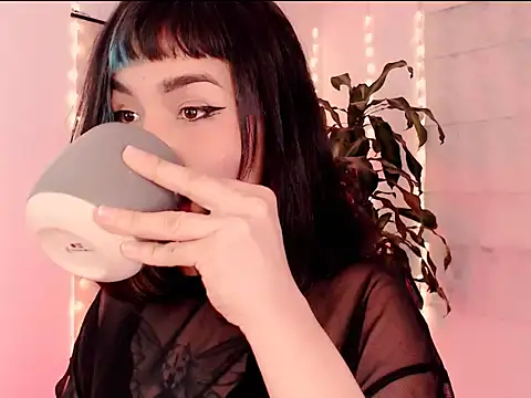 justmartina  online show from March 4, 2026, 1:55 am