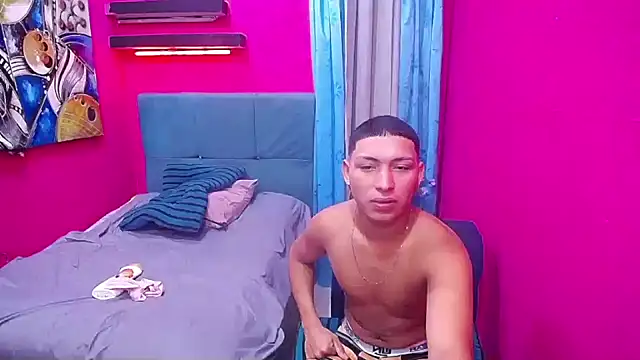 twinks fuck online show from December 17, 2025, 10:16 pm