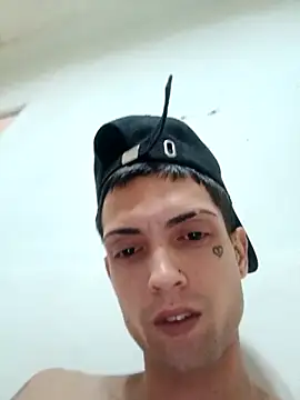 KingWhitexxx online show from December 3, 2025, 5:04 am