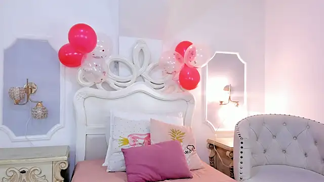 miss vivienne online show from February 12, 2026, 8:04 pm