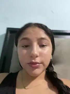 Snapshot of Emily_milk_1 chatting on May 31, 2026, 3:58 am Emily milk 1 online show from May 31, 2026, 3:58 am