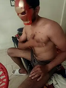 Amit22122 online show from April 21, 2026, 7:14 am