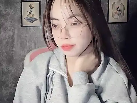 Aria5999 online show from December 1, 2025, 9:20 pm