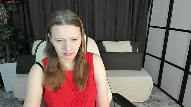 Snapshot of KathrineMeyer chatting on December 21, 2025, 2:30 am KathrineMeyer online show from December 21, 2025, 2:30 am