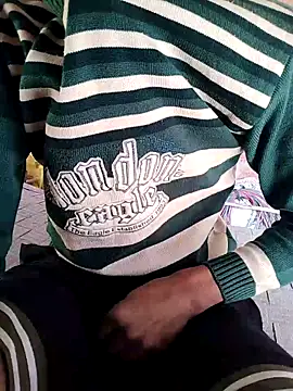 male hub online show from December 2, 2025, 6:52 am