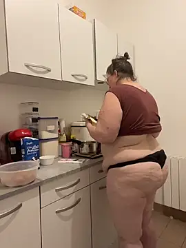 bea french curvy online show from March 12, 2026, 8:59 pm