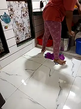 chilllisa online show from December 5, 2025, 5:27 am