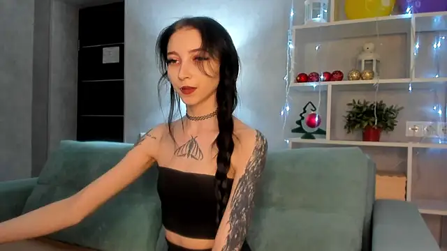 Snapshot of Ellen_Hops chatting on February 9, 2026, 9:02 am Ellen Hops online show from February 9, 2026, 9:02 am