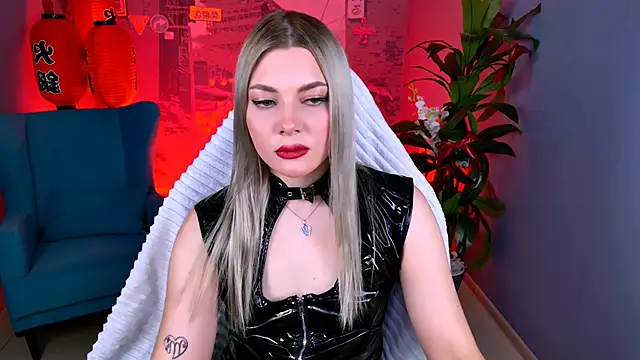 HyileyClark online show from June 7, 2026, 5:22 am