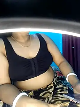 priya2098 online show from June 20, 2026, 6:11 pm
