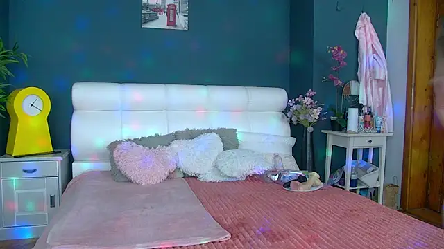 Cougar Milff online show from April 21, 2026, 11:49 am