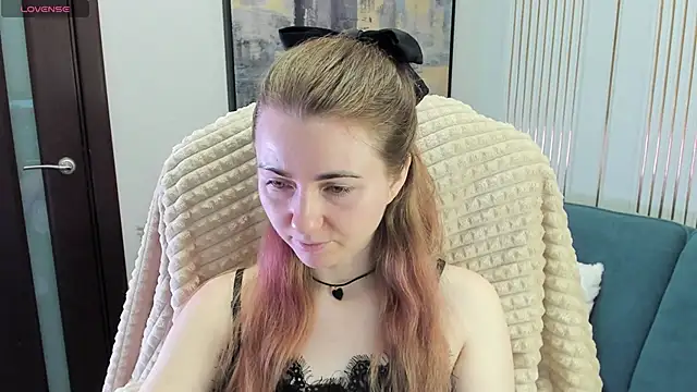 SofiAngela online show from December 3, 2025, 1:02 am