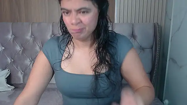 Evangeline b online show from December 5, 2025, 12:58 pm