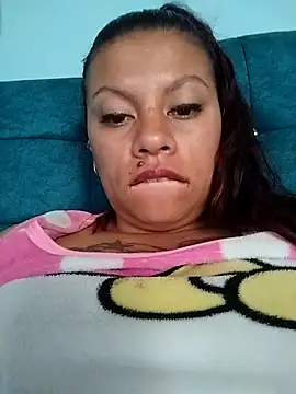 Snapshot of daphne-glow chatting on December 3, 2025, 2:48 pm daphne-glow online show from December 3, 2025, 2:48 pm