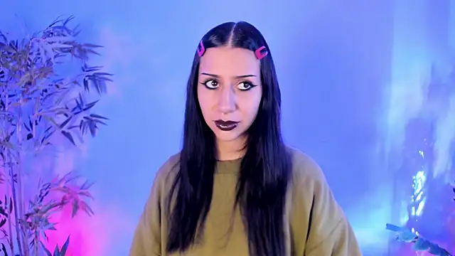 itsmroom  online show from December 19, 2025, 1:18 pm