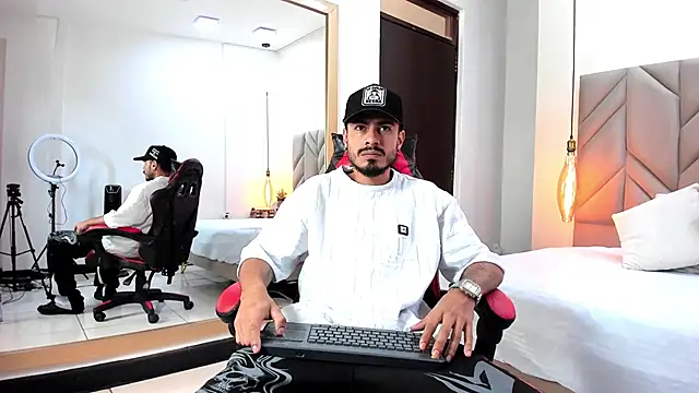 MatthewCullen online show from April 20, 2026, 9:05 pm