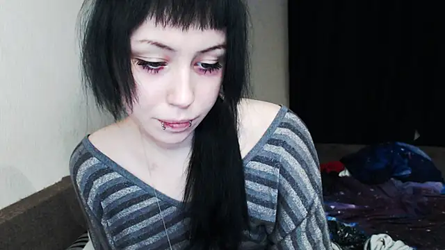Lucyy666 online show from December 4, 2025, 3:27 am