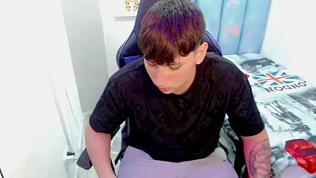 d moneyy  online show from November 28, 2025, 8:33 pm