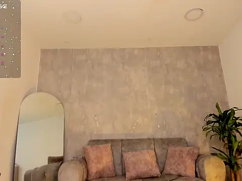 miacoopersx  online show from December 3, 2025, 12:58 pm