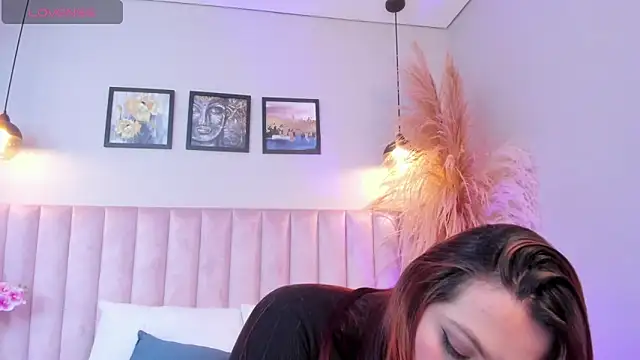 Nina Rouse  online show from December 3, 2025, 12:14 pm