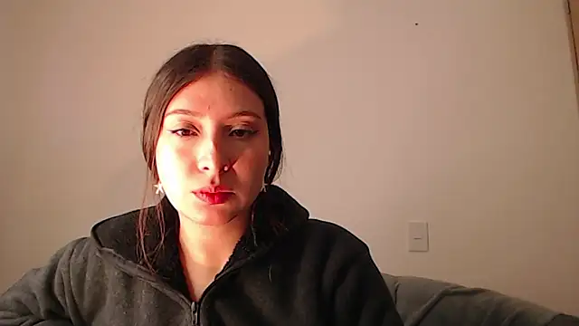 -Ivonny- online show from December 2, 2025, 11:00 pm