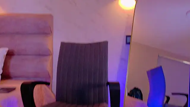 Mia Cullen online show from February 12, 2026, 12:33 pm