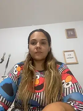 Snapshot of LoreinnFox chatting on April 23, 2026, 3:52 am LoreinnFox online show from April 23, 2026, 3:52 am