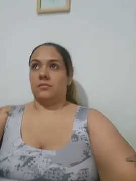 Snapshot of LoreinnFox chatting on May 16, 2026, 9:46 pm LoreinnFox online show from May 16, 2026, 9:46 pm