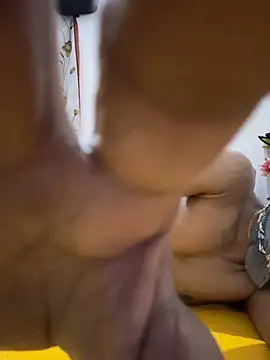 your boy002 online show from December 3, 2025, 8:40 pm