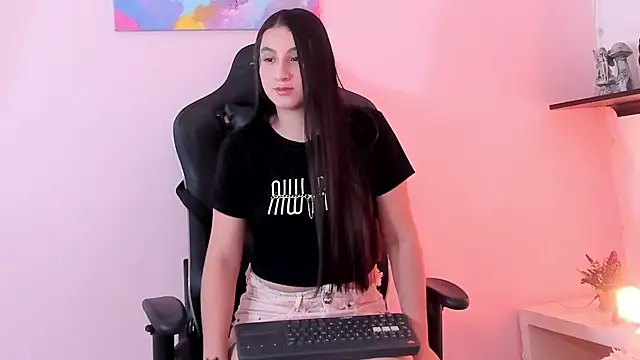 VictoriiaRose online show from December 3, 2025, 7:12 pm