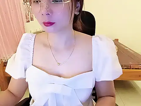 BabyDoll1999 online show from June 5, 2026, 12:22 pm