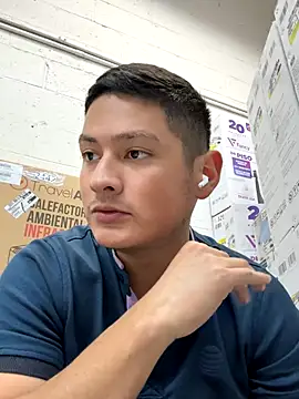 aelor2028 online show from December 2, 2025, 9:43 pm