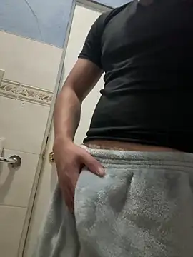 aelor2028 online show from December 5, 2025, 4:21 am