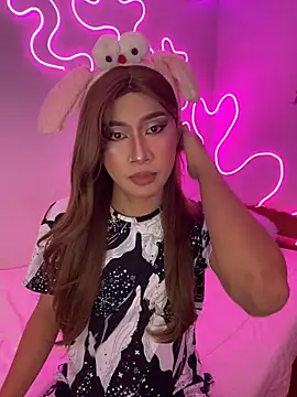 asiantwink0000 online show from April 15, 2026, 3:19 pm