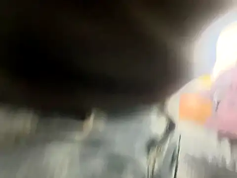 qiqi2000 online show from December 1, 2025, 1:16 pm