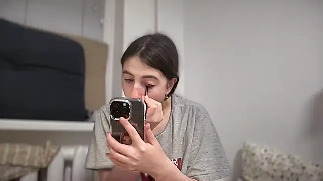 Aphr0ditee online show from March 5, 2026, 6:04 pm