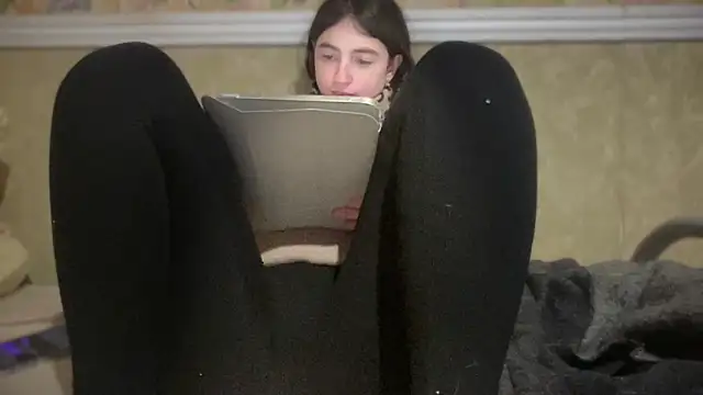 Aphr0ditee online show from April 14, 2026, 3:18 pm