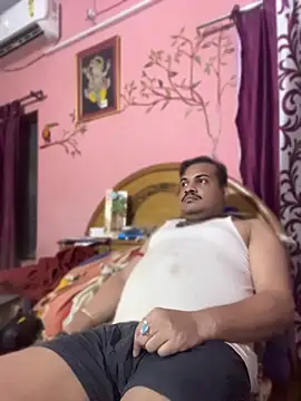 Saxymood1111 online show from April 22, 2026, 6:42 pm