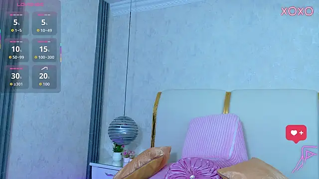 Snapshot of MoliBunny chatting on June 12, 2026, 4:44 am MoliBunny online show from June 12, 2026, 4:44 am