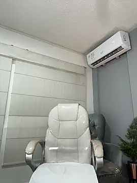 AnnaJaimes online show from May 30, 2026, 12:41 am